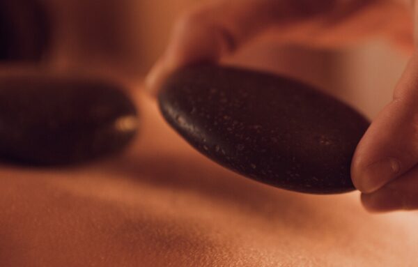The Wondrous Effects of a Hot Stone Massage